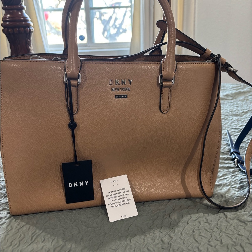 DKNY SATCHEL - Picture 5 of 15